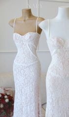Đầm Ren Nền Hoa Đuôi Cá