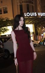 Đầm Ren Đuôi Cá Hở Lưng