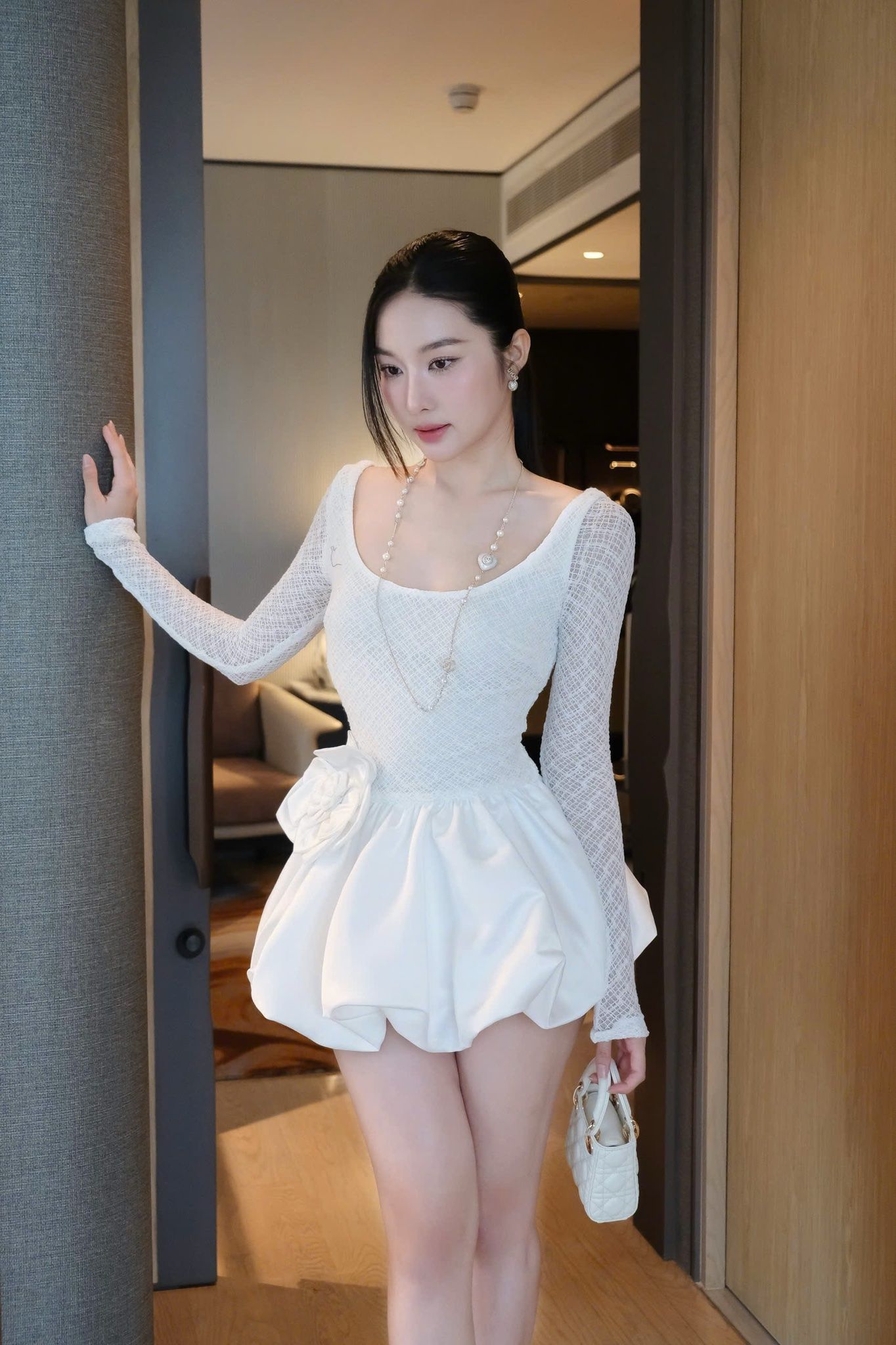 Đầm Ren Cổ U Đính Bông