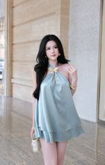 Đầm Lụa Tầng Khoét Kèm Bướm