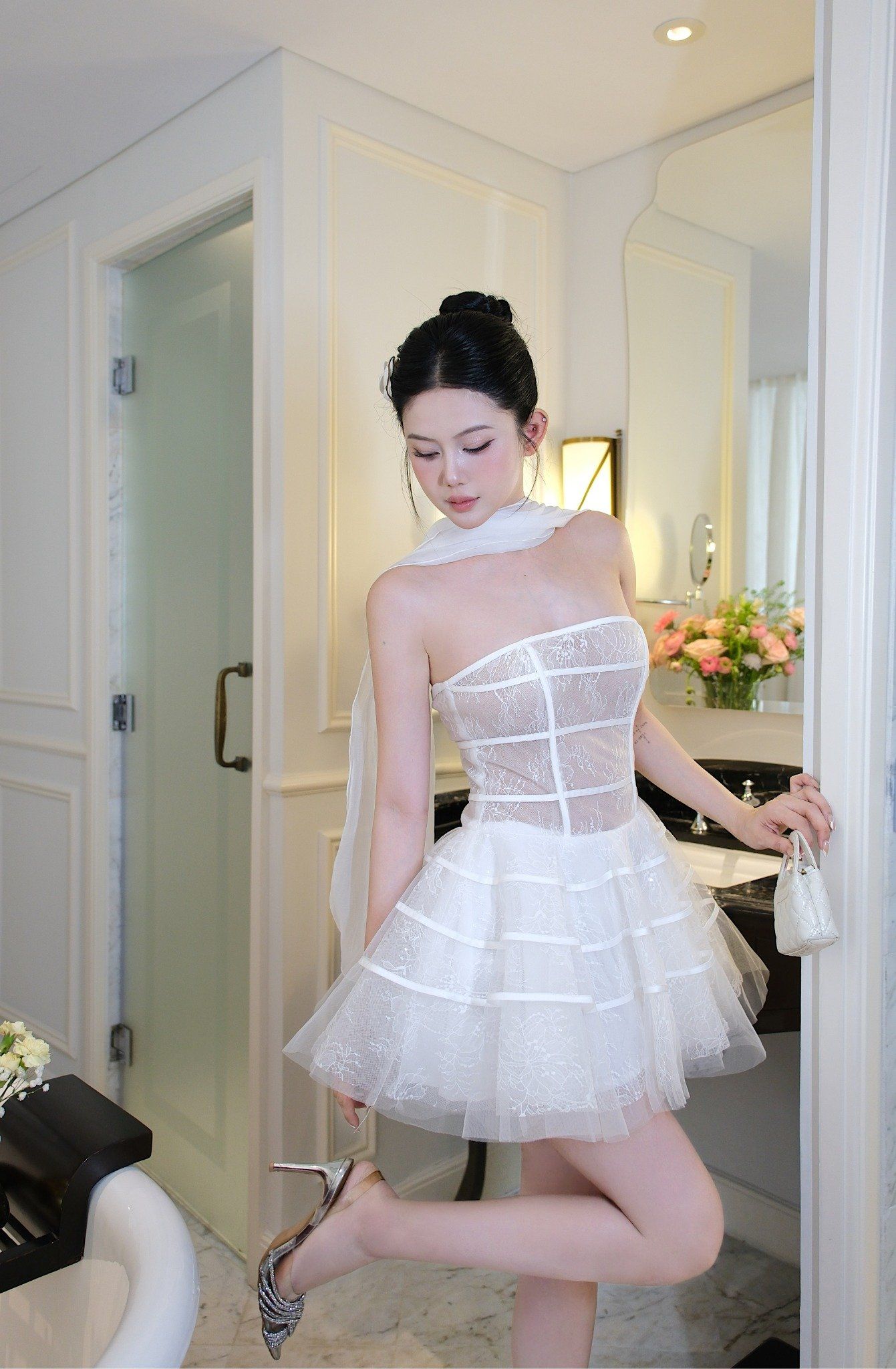 Đầm Cup Ren Nền Hoa