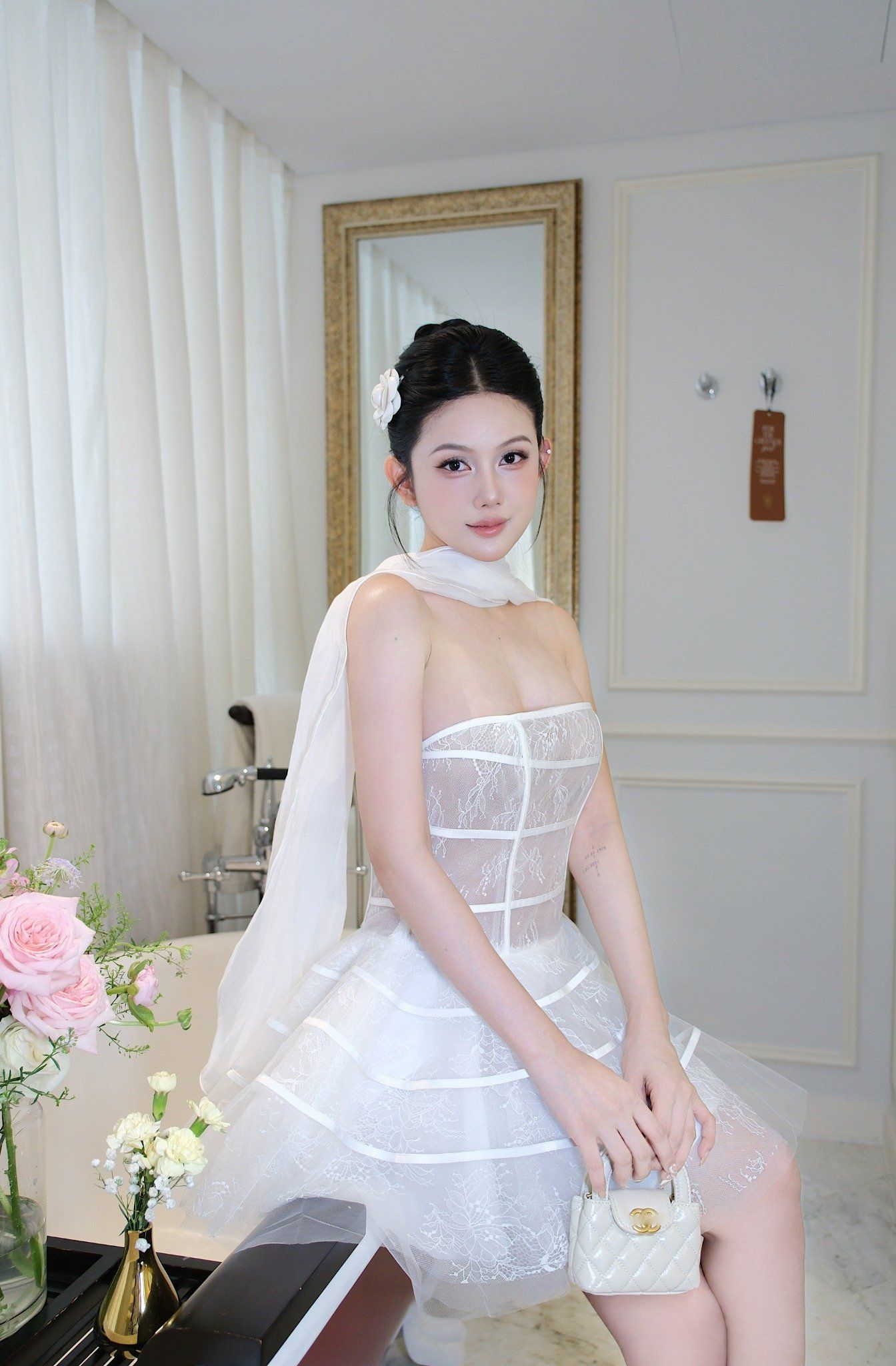 Đầm Cup Ren Nền Hoa