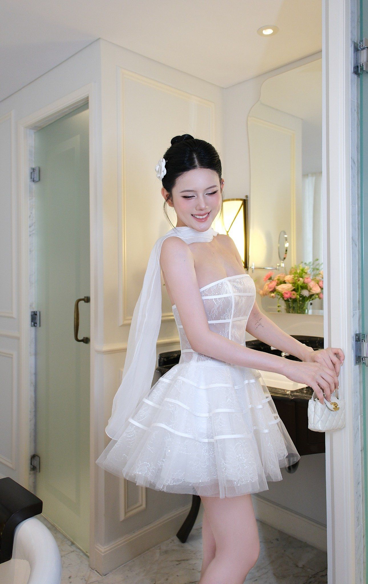 Đầm Cup Ren Nền Hoa