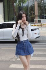 Cv Jean  Xòe  Cắt Lai