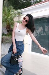 Áo Thun Cổ U Thêu Chữ