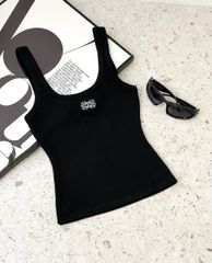 Áo Thun Cổ U Thêu Chữ