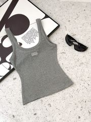 Áo Thun Cổ U Thêu Chữ