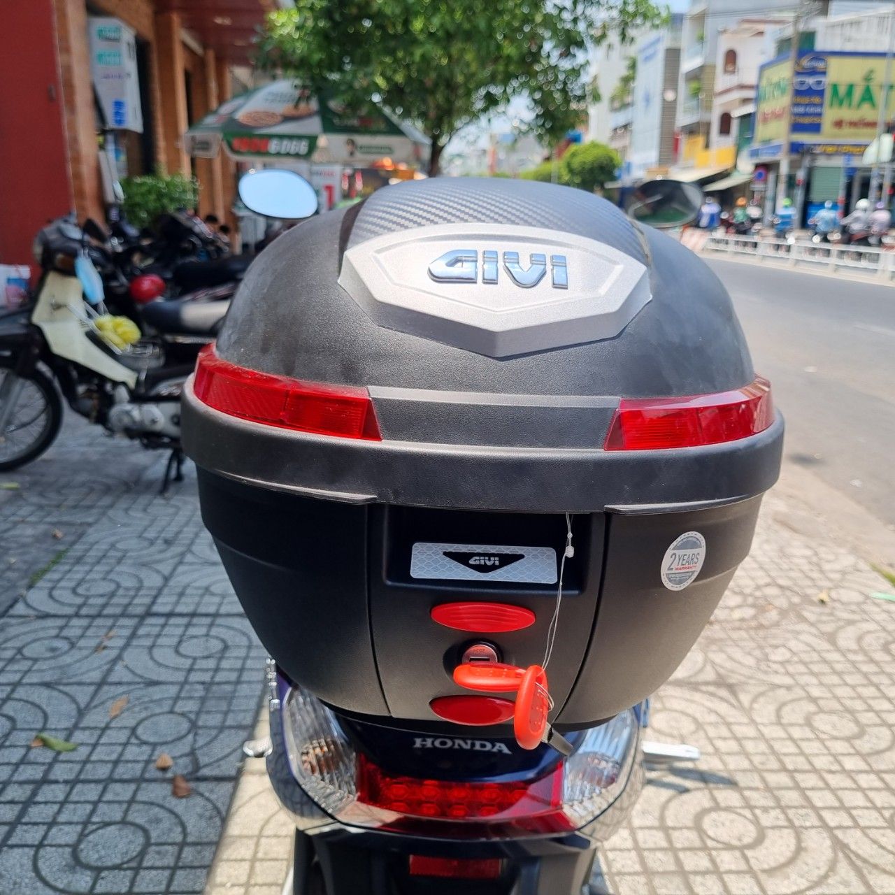  Honda Lead gắn thùng GIVI B270N 