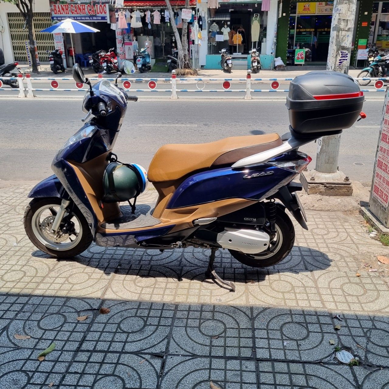  Honda Lead gắn thùng GIVI B270N 