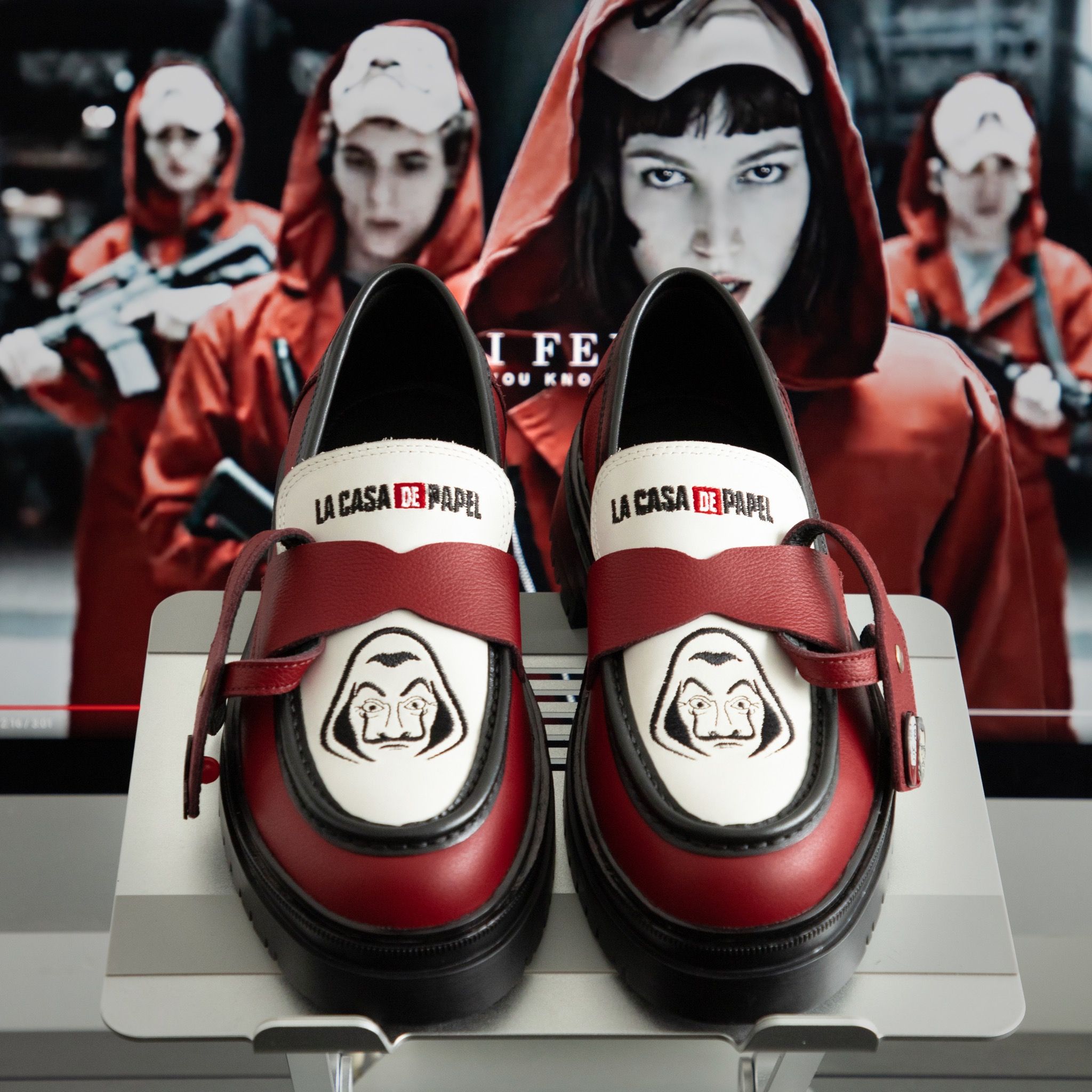 THE MONEY HEIST LOAFER – SHOES FOR DECOR – THEWOLF