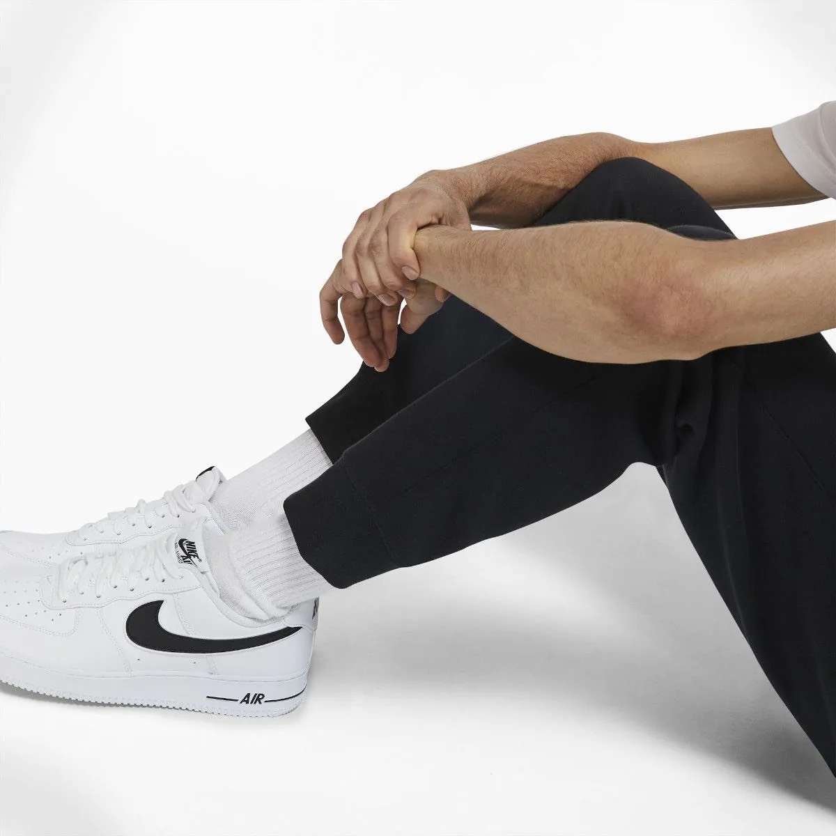 nike cuffed club jogger