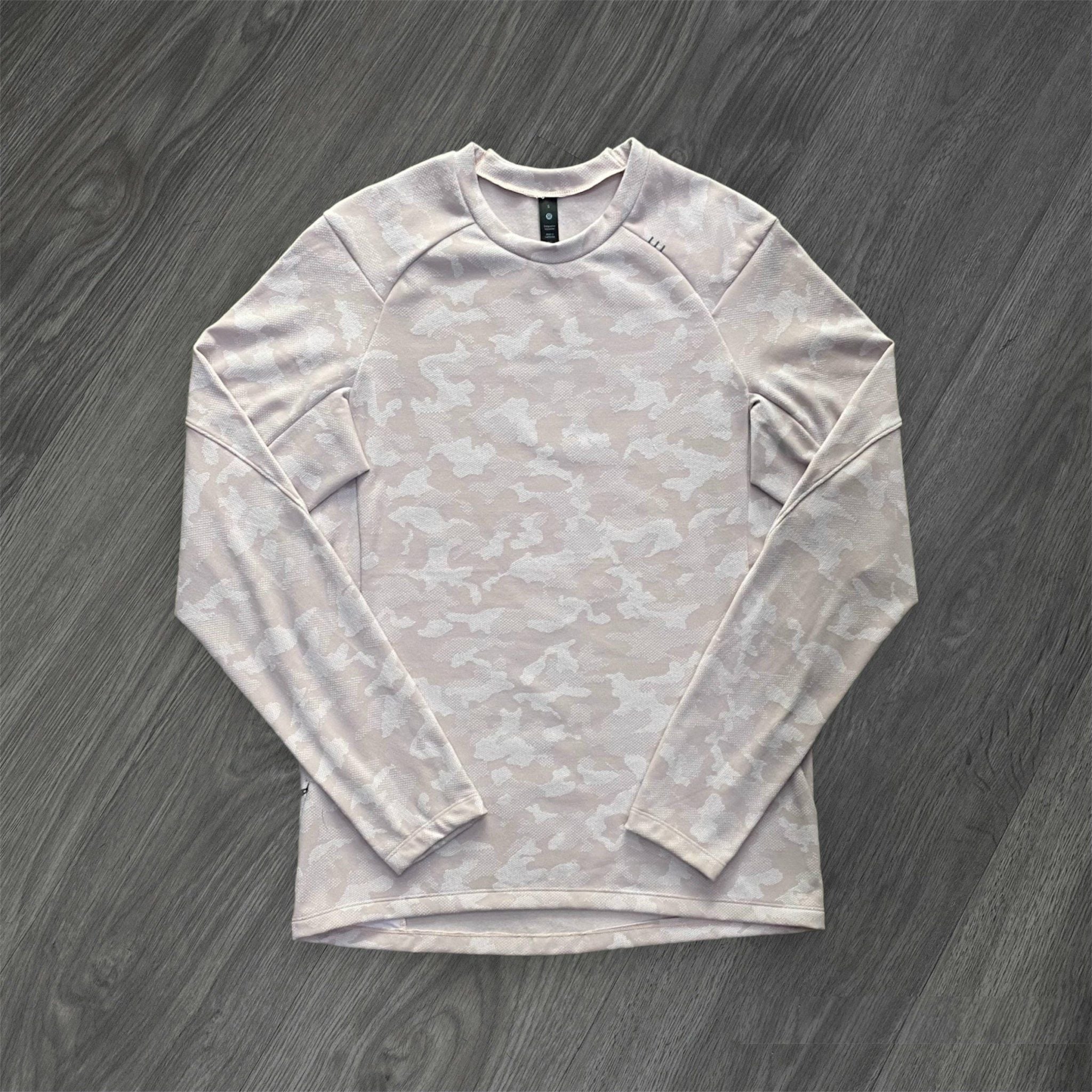  Áo Lululemon Surge Warm Long-Sleeve Crew 