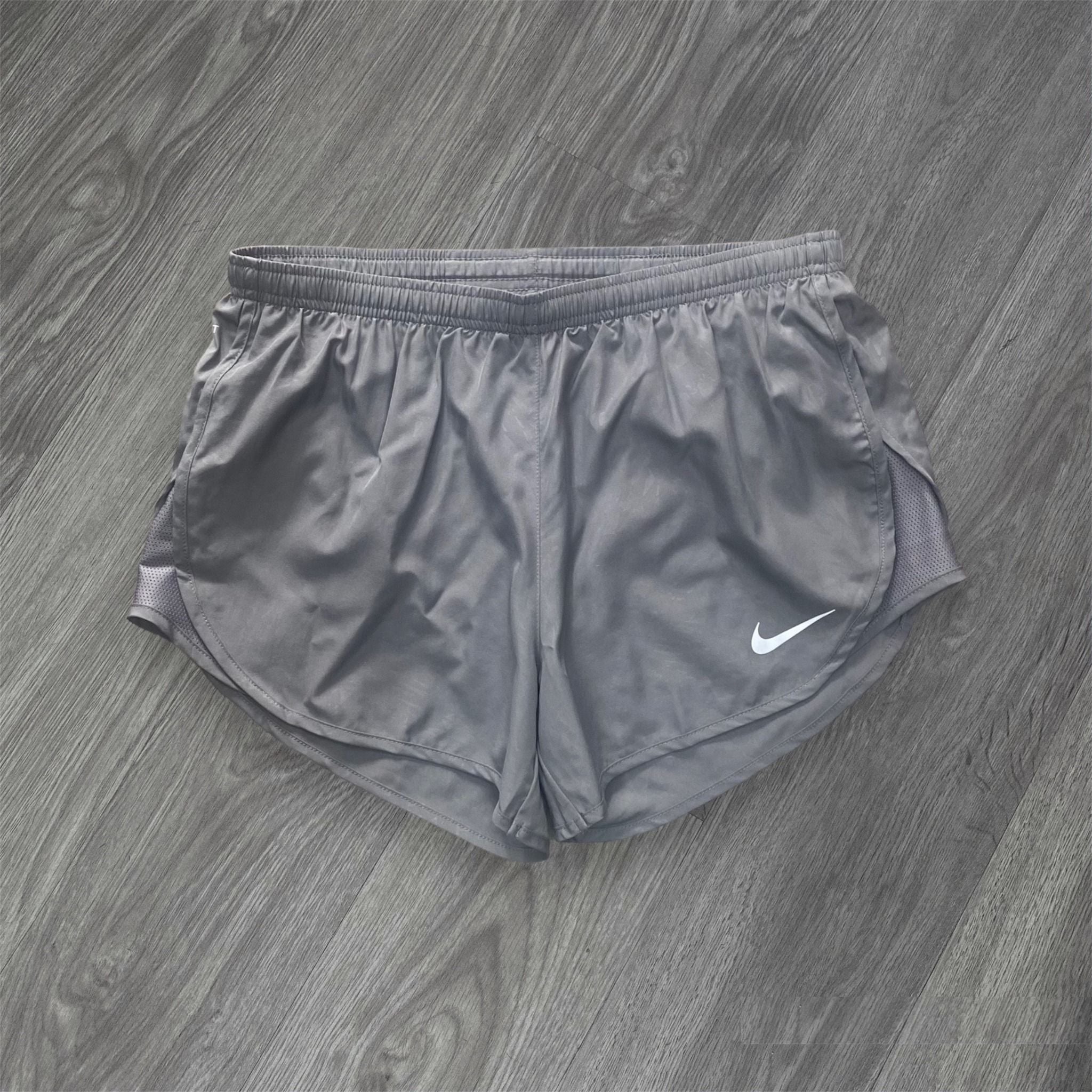  Short Nike Tempo Running AJ4713-010 