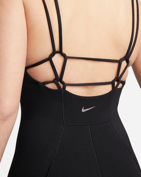  Nike Yoga Luxe 5