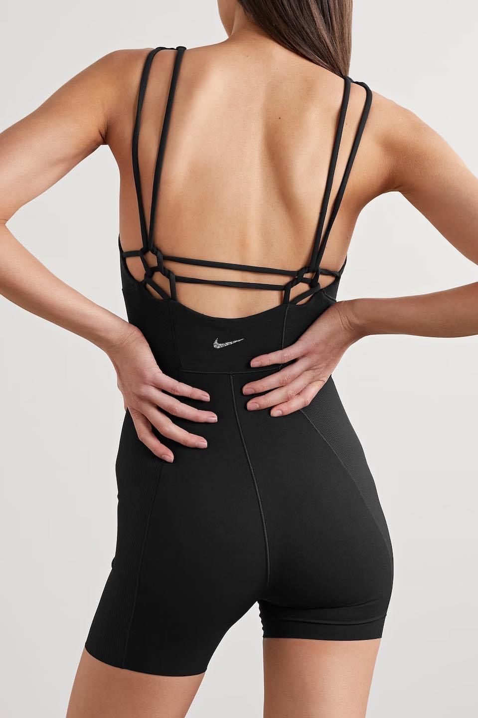  Nike Yoga Luxe 5