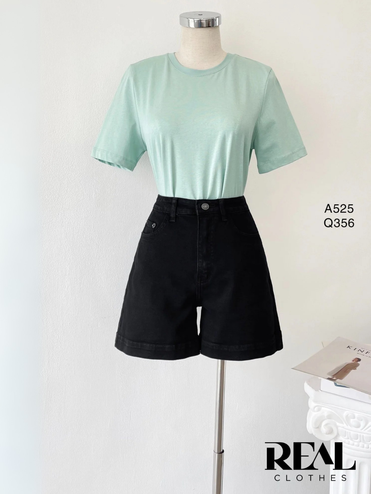 Quần short Jeans đen FINAL SALE - size XS 