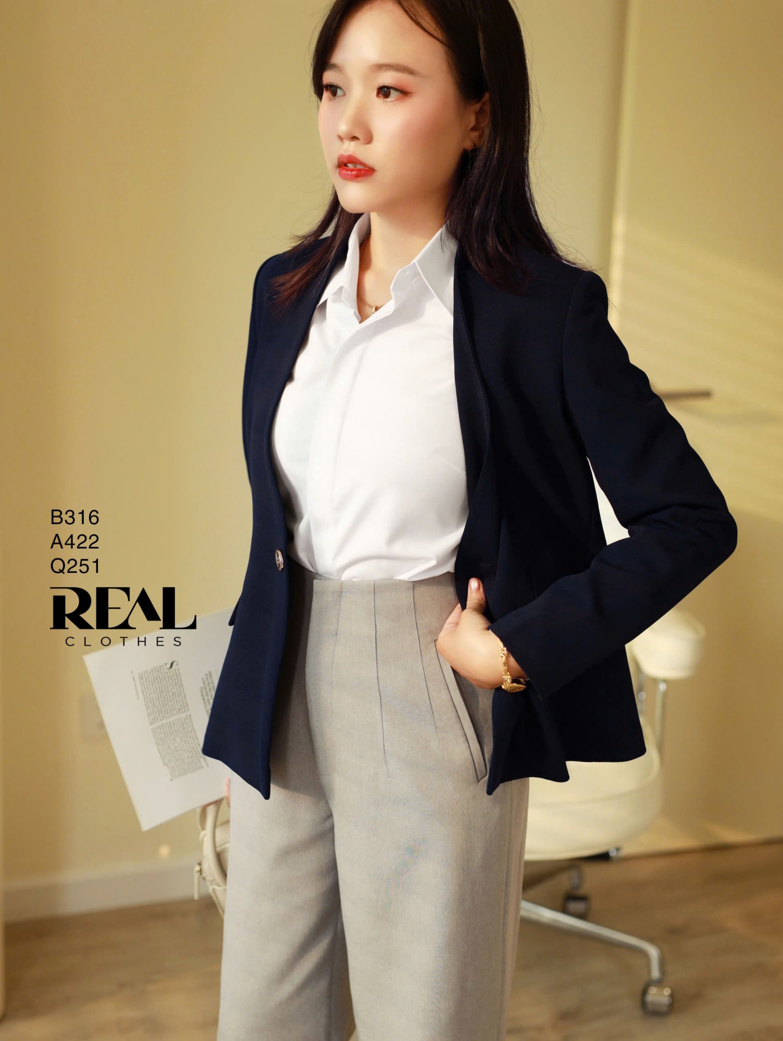 Blazer cổ tim xanh đen SALE - size XS