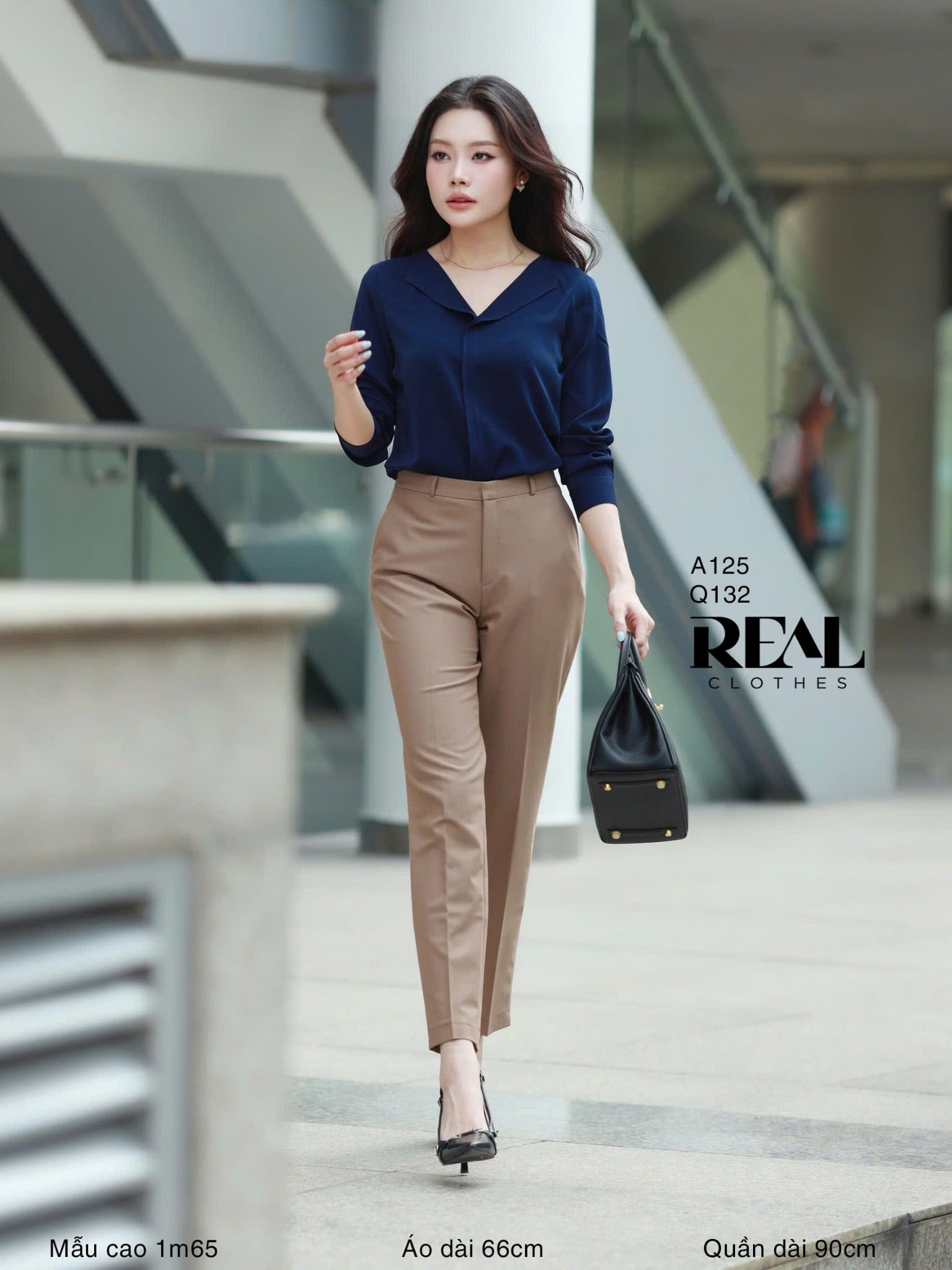 Áo cổ lật xanh đen