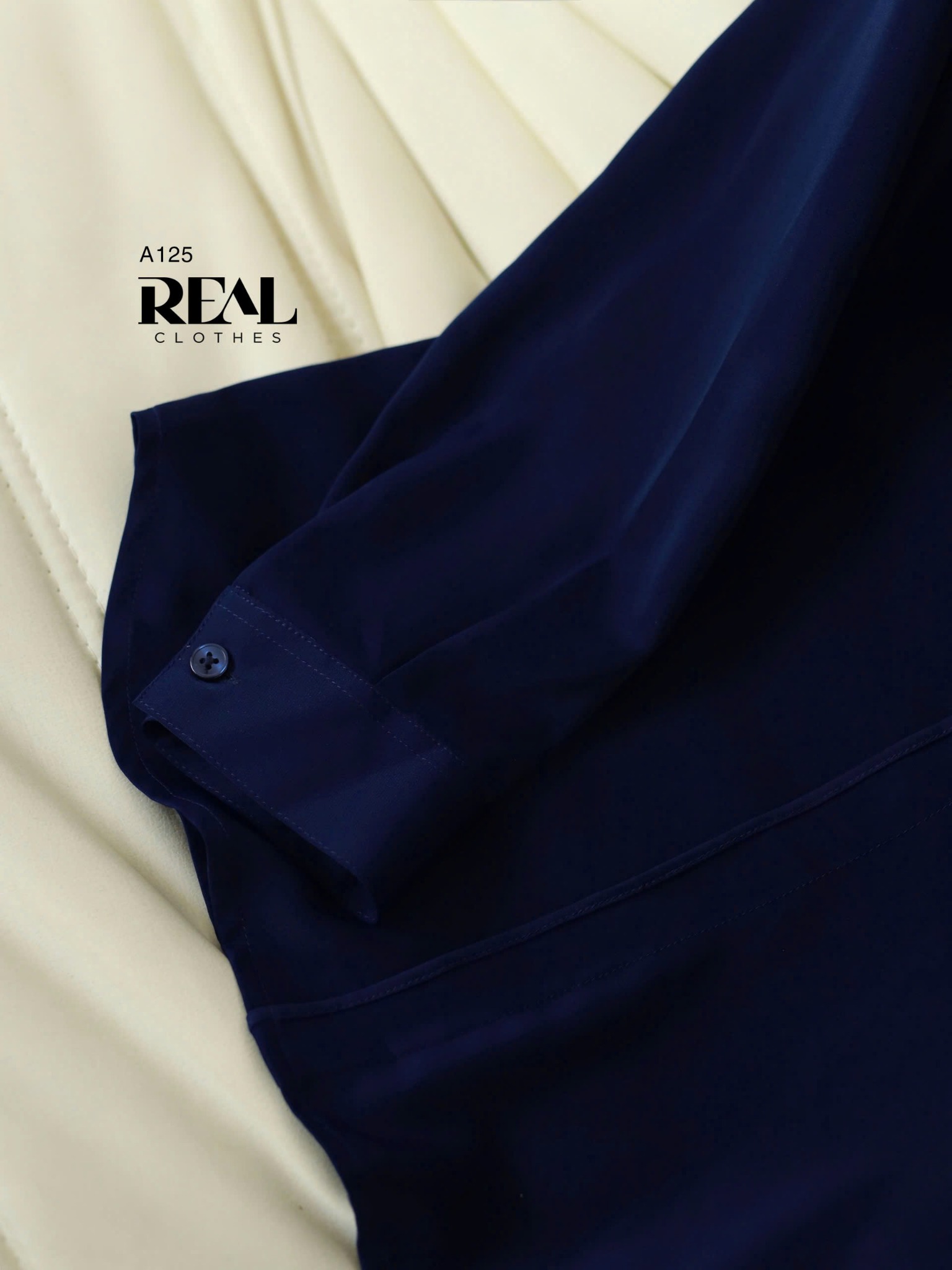 Áo cổ lật xanh đen