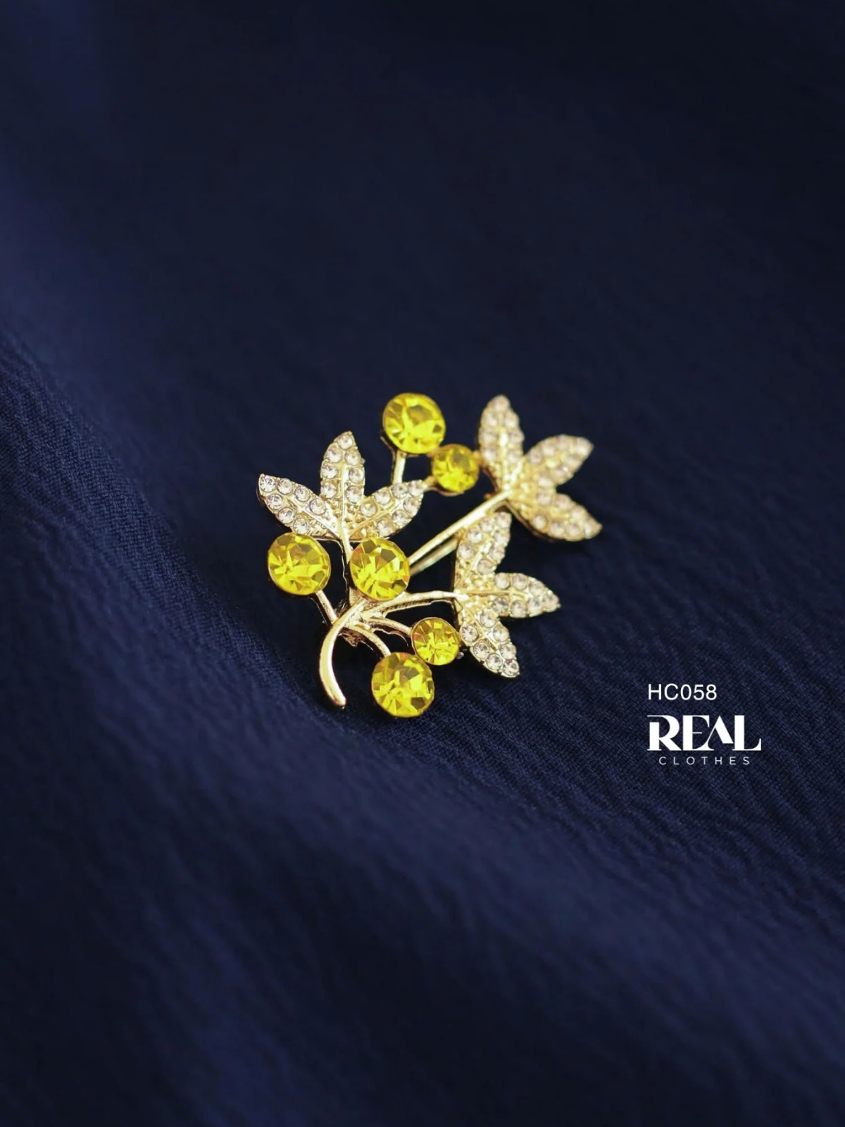  Cài áo lá vàng 