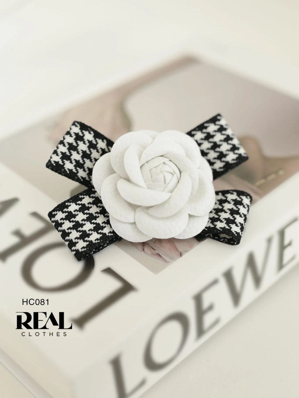 Cài áo hoa trà zigzag