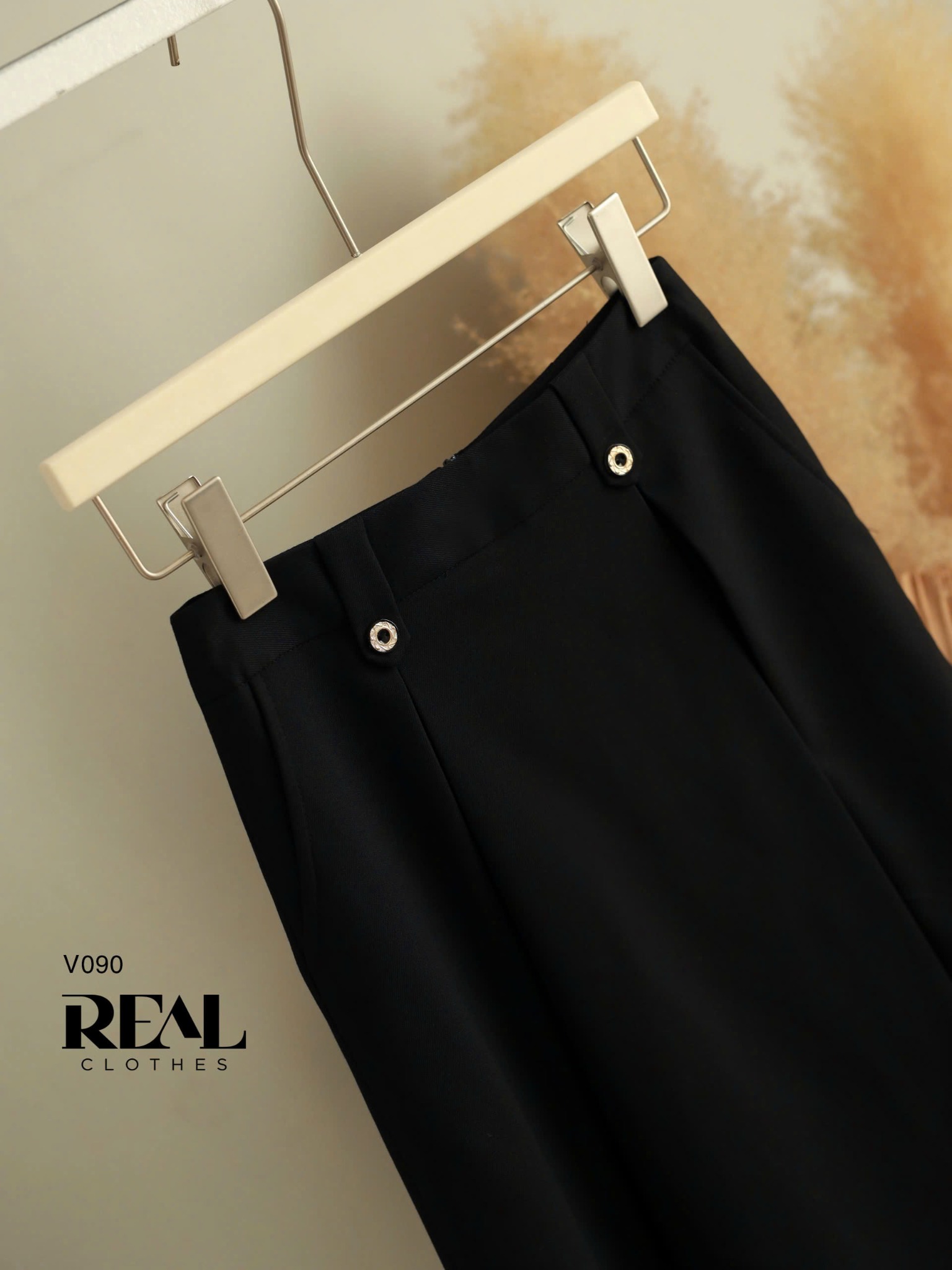 Váy 2 xếp nút đen SALE