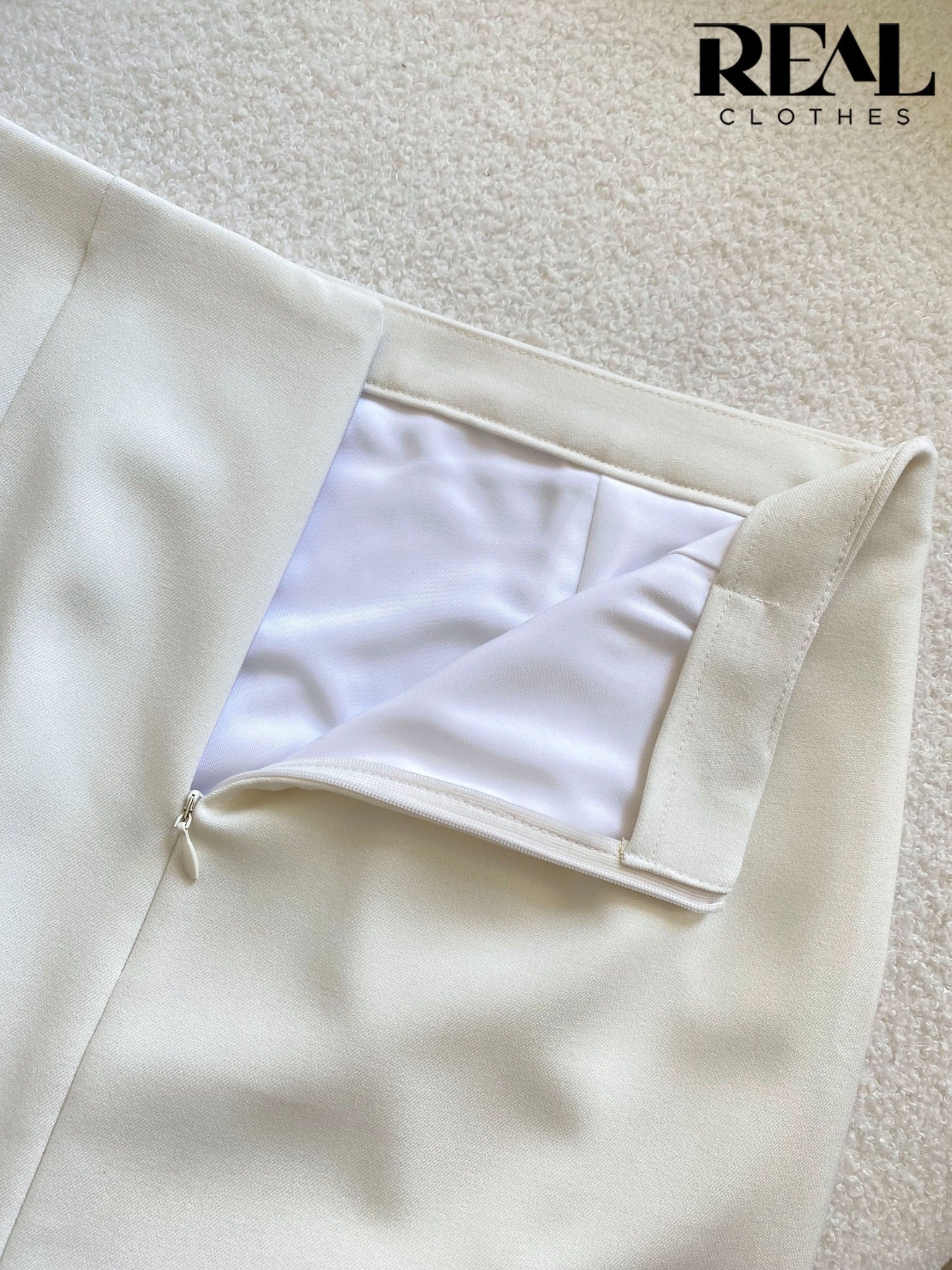 Váy Japan trắng kem SALE