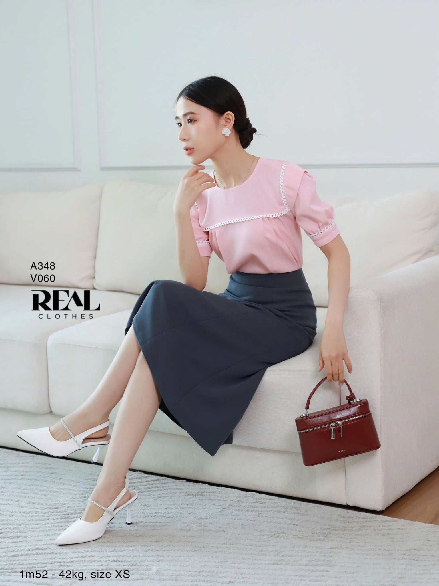 Áo cổ vuông hồng SALE