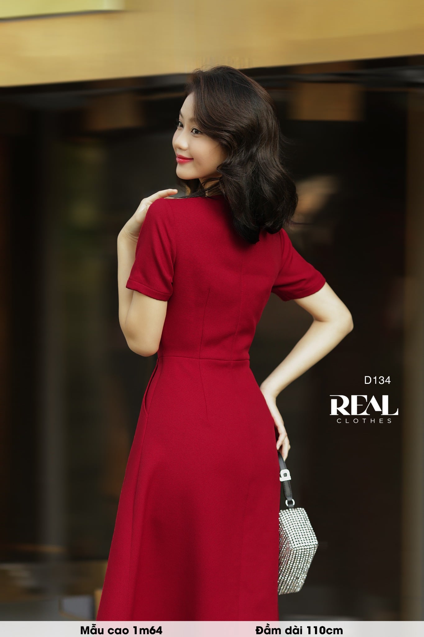 Đầm cúp ngực midi đỏ