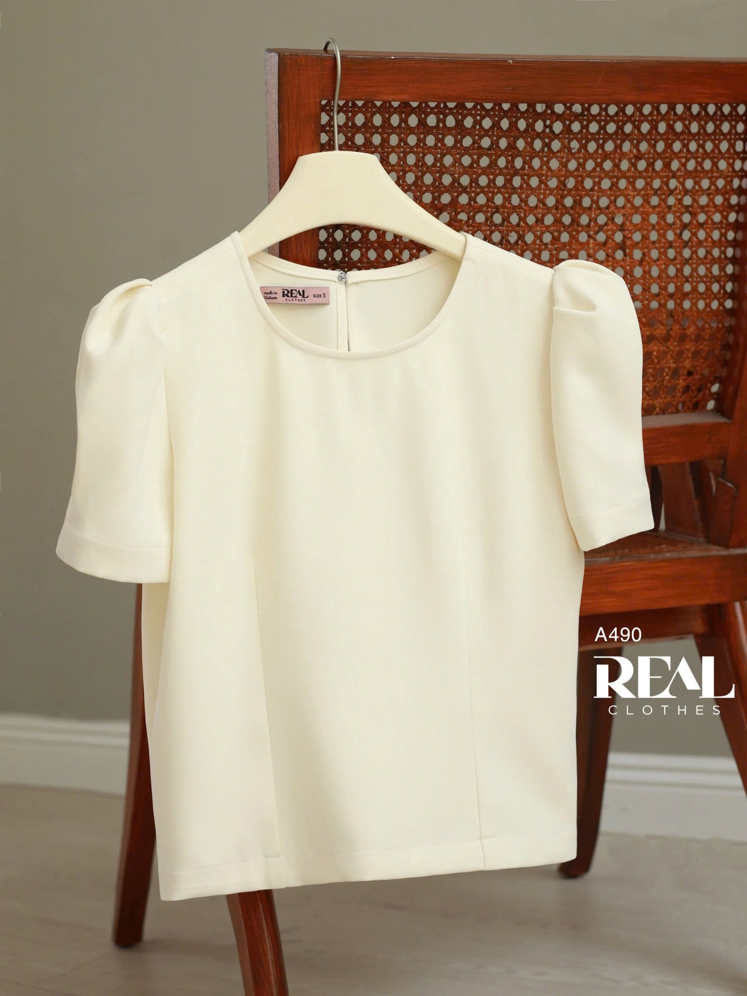 Croptop tay phồng kem