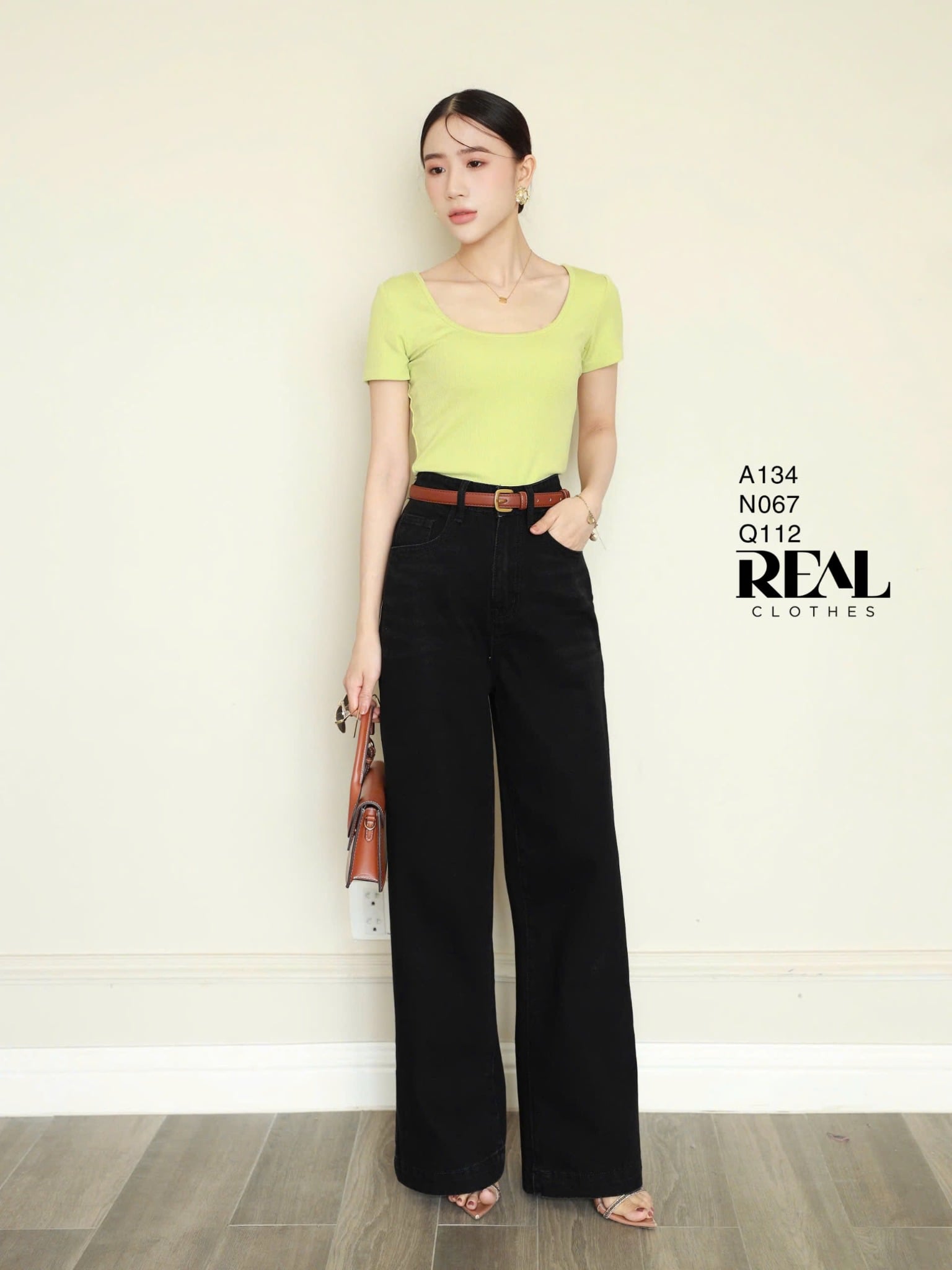 Áo cổ U xanh bơ SALE