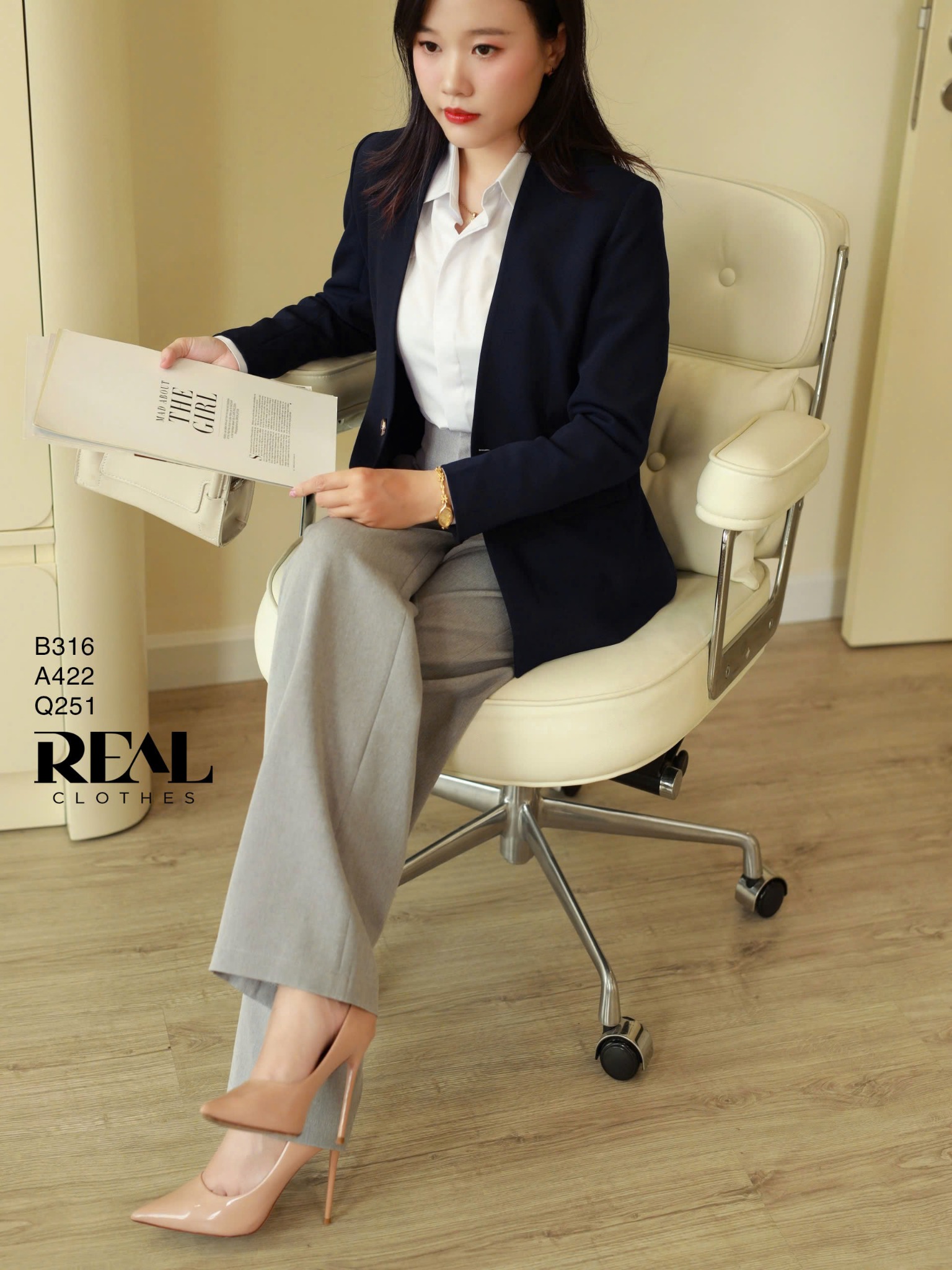 Blazer cổ tim xanh đen SALE - size XS