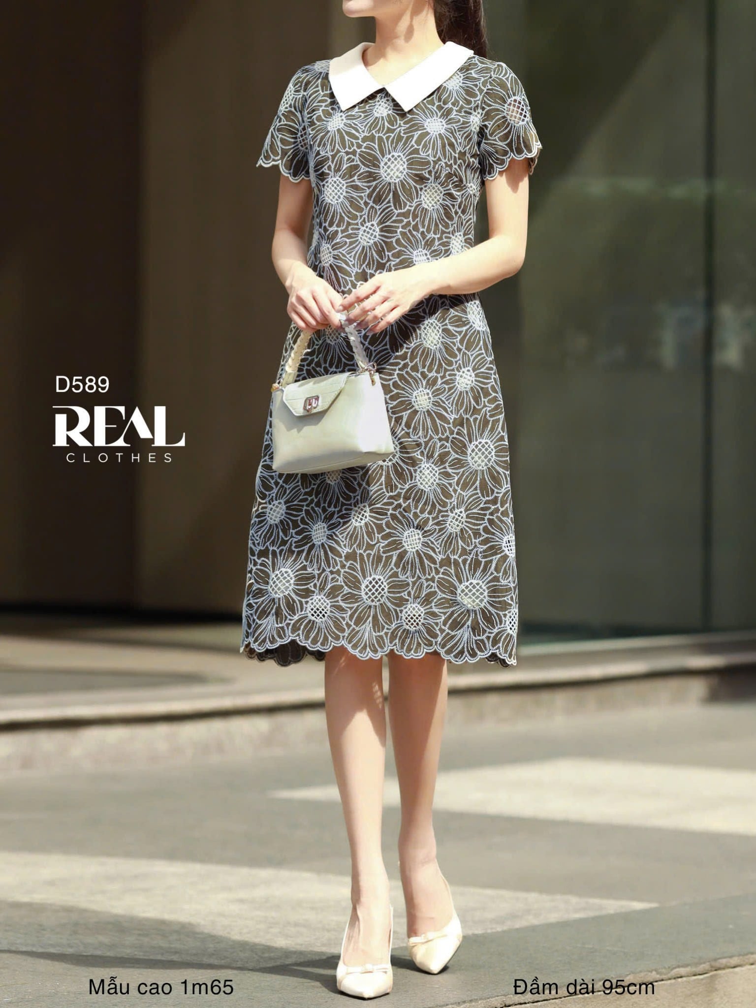 Đầm suông ren tay đủ cổ lá sen hoa rêu