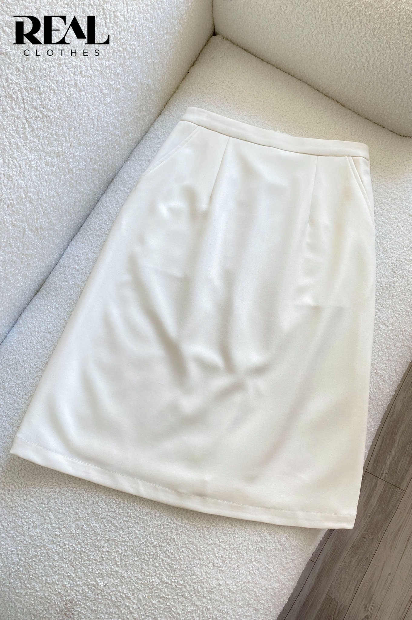 Váy Japan trắng kem SALE