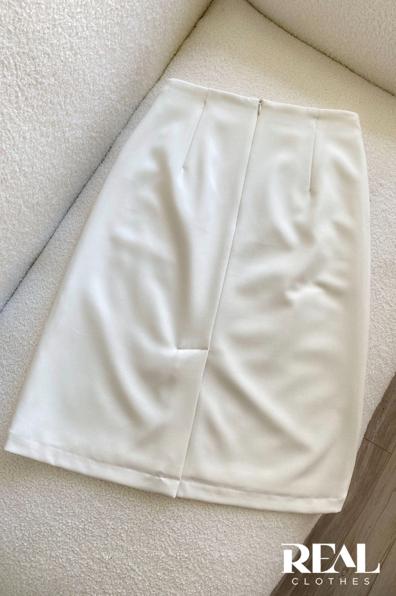 Váy Japan trắng kem SALE