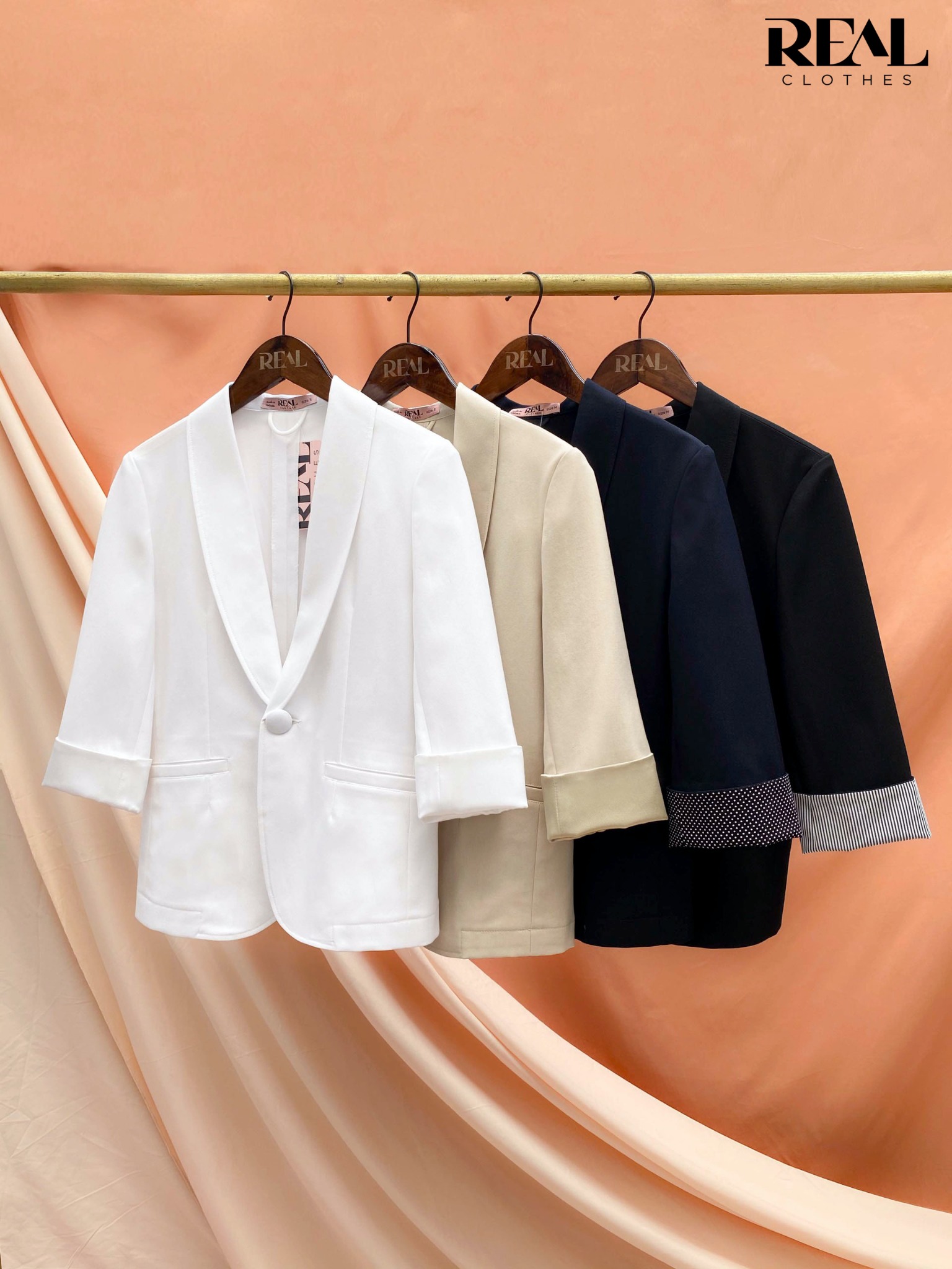 Blazer ngắn trắng