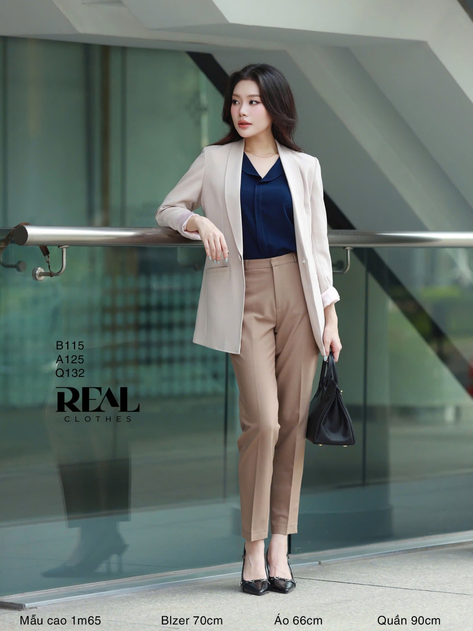 Áo cổ lật xanh đen