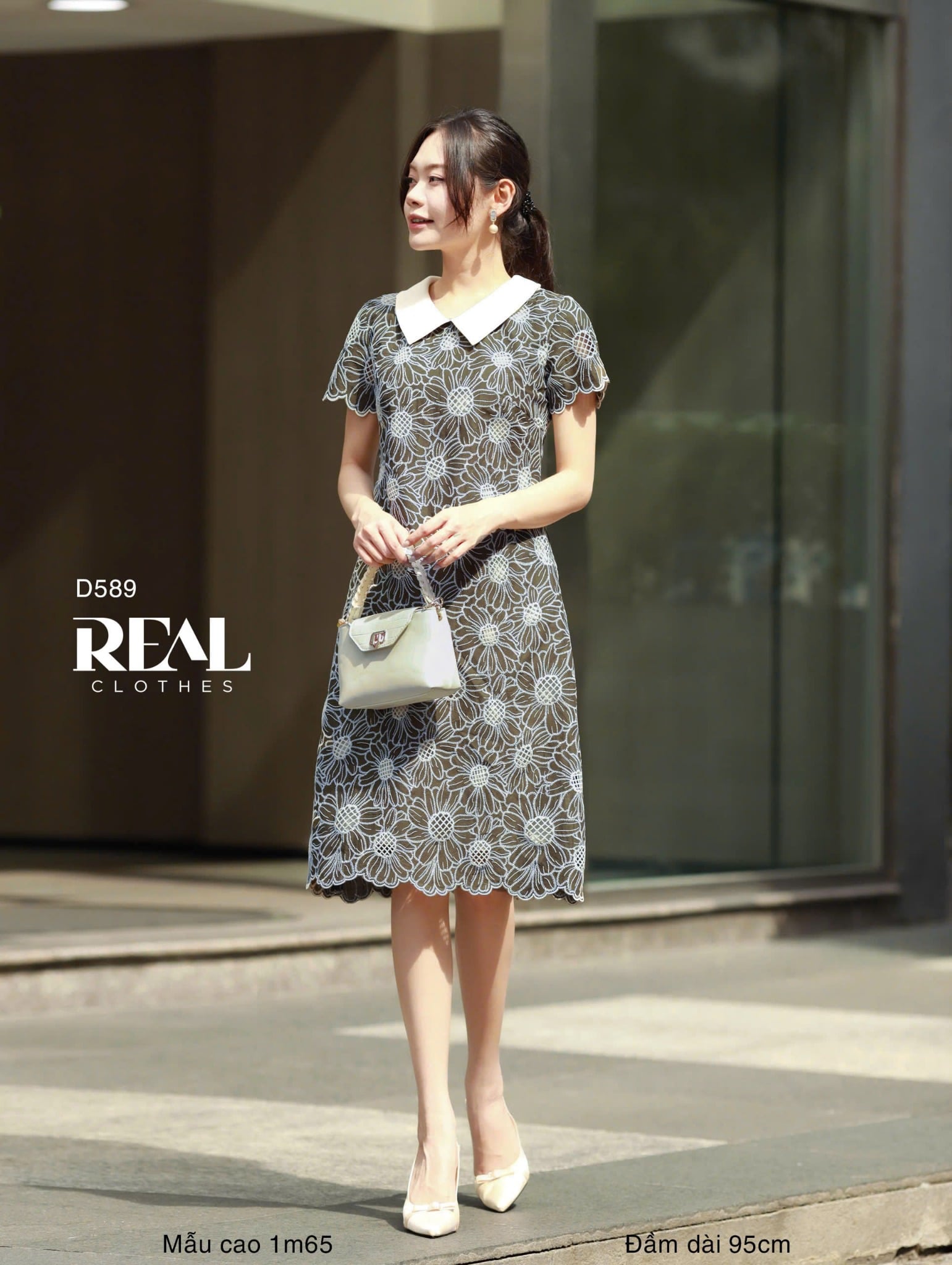 Đầm suông ren tay đủ cổ lá sen hoa rêu