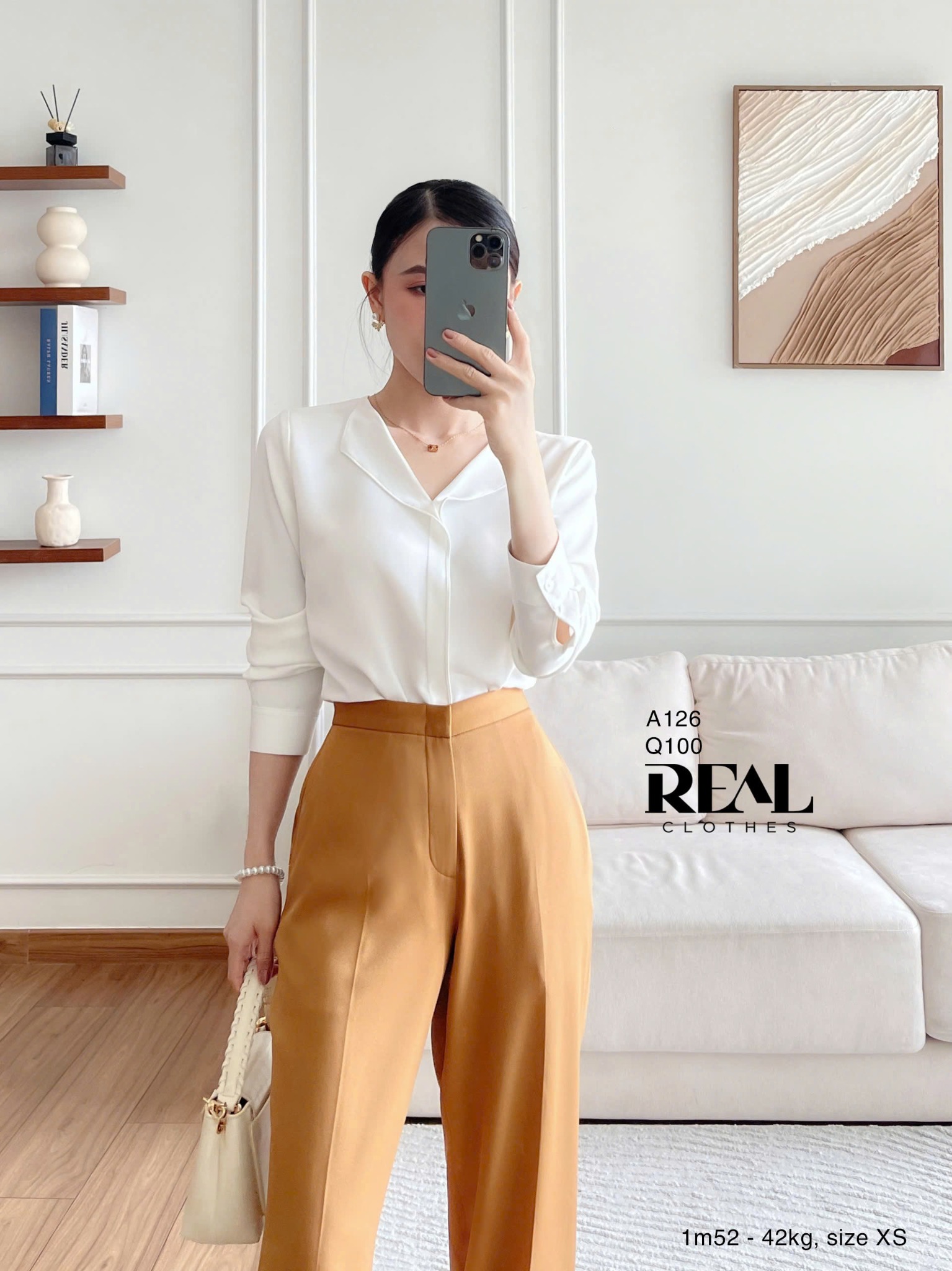 Áo cổ lật trắng