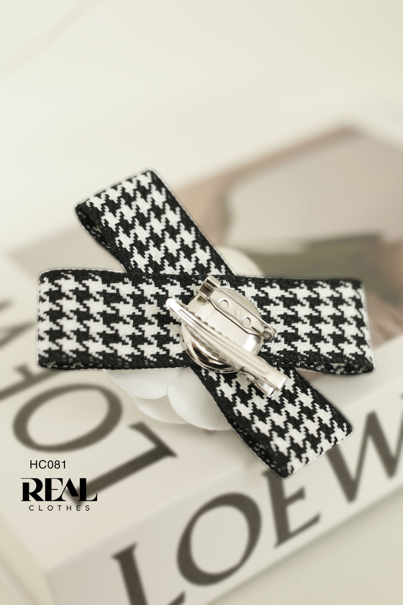 Cài áo hoa trà zigzag