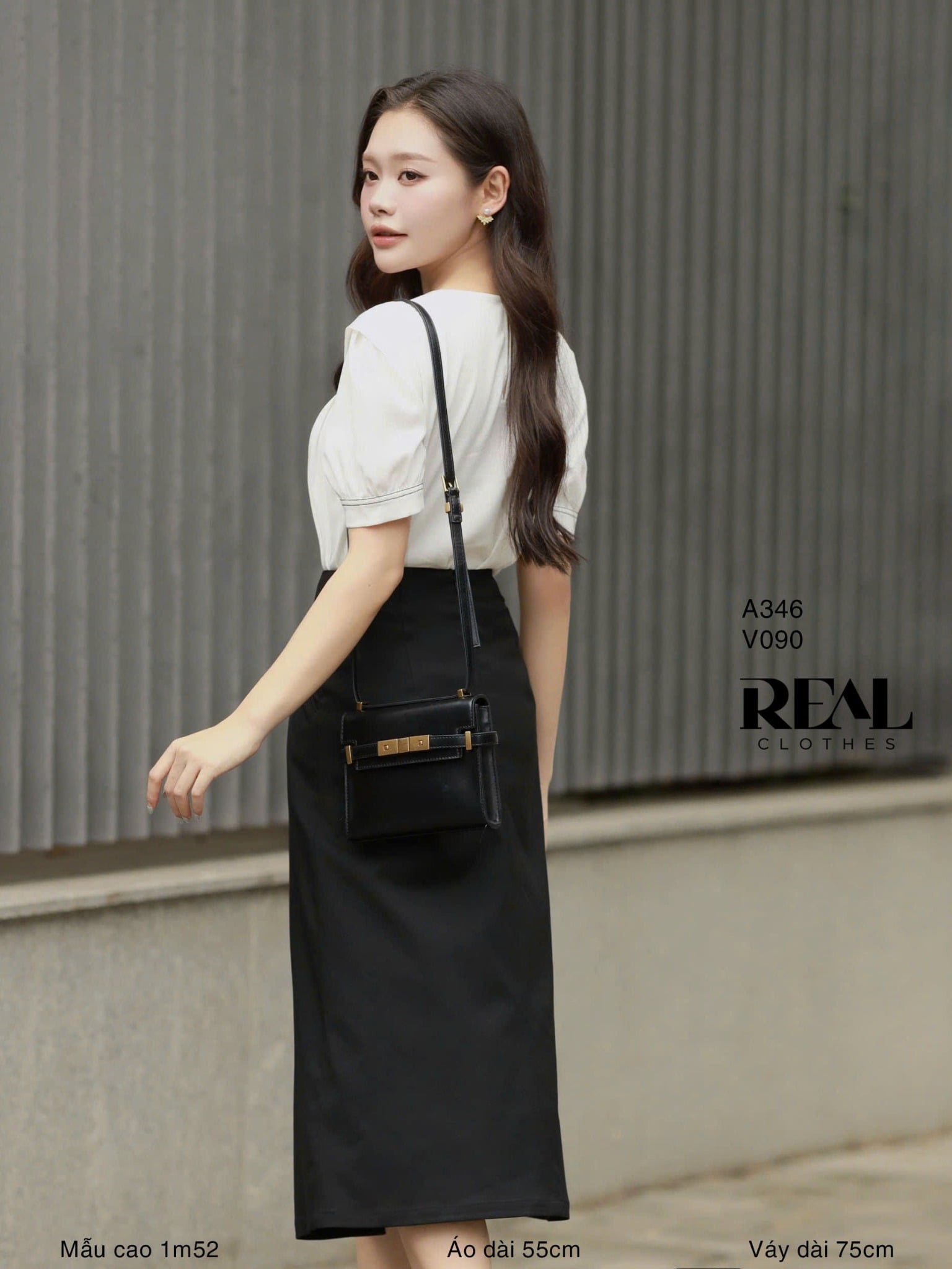 Váy 2 xếp nút đen SALE