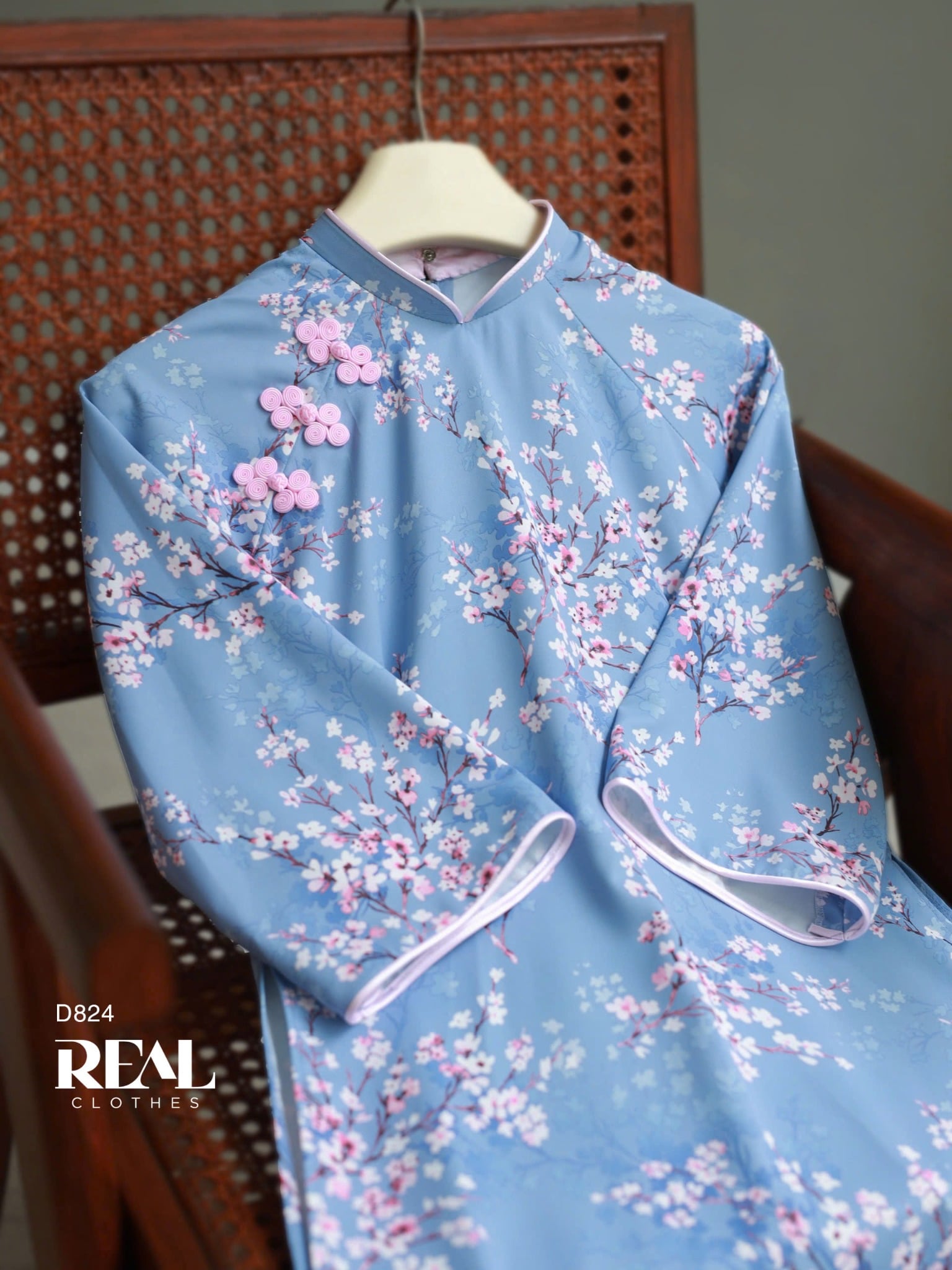 Áo dài cách tân Hoa Đào