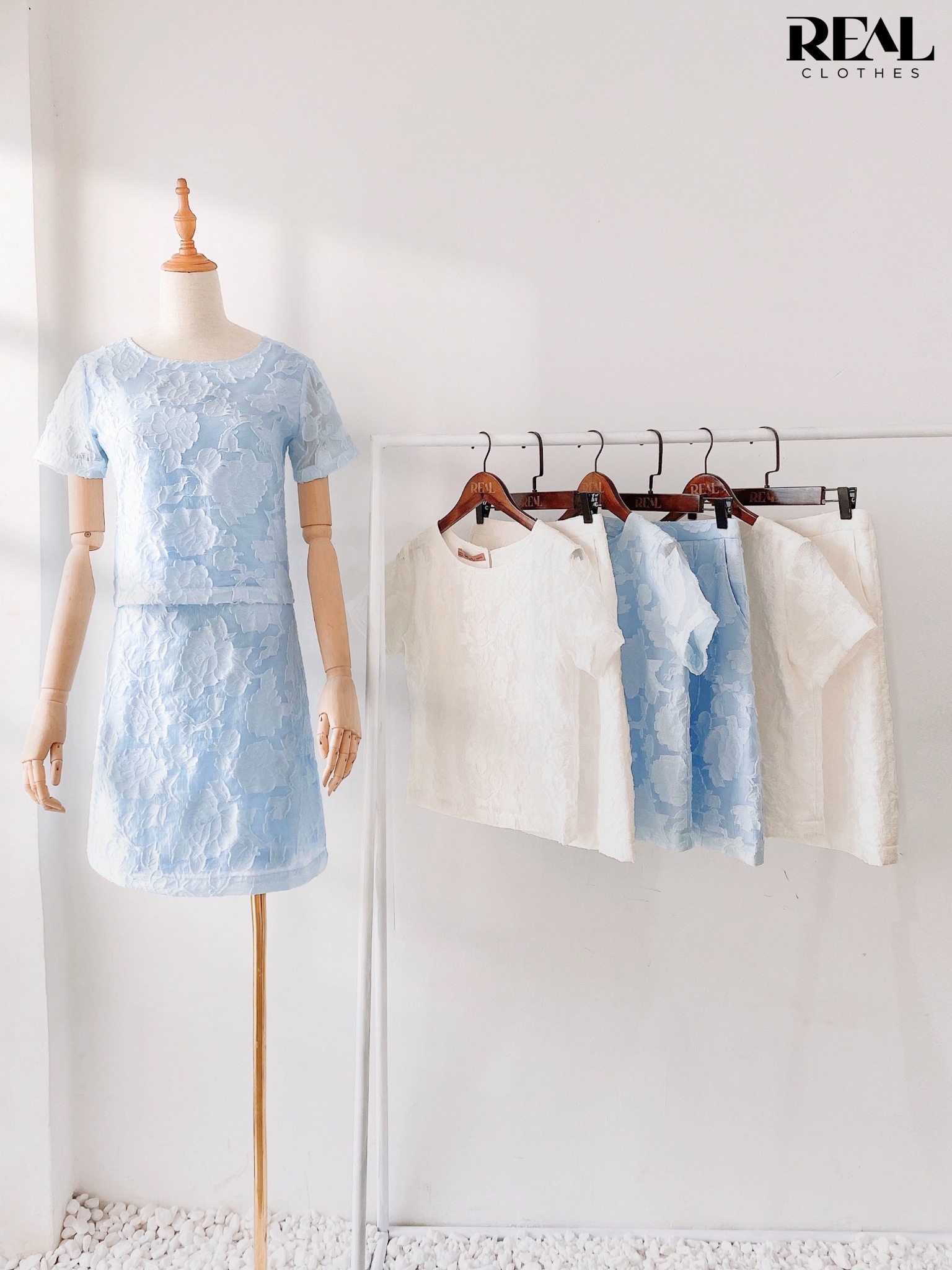 Croptop hoa blue FINAL SALE - size XS