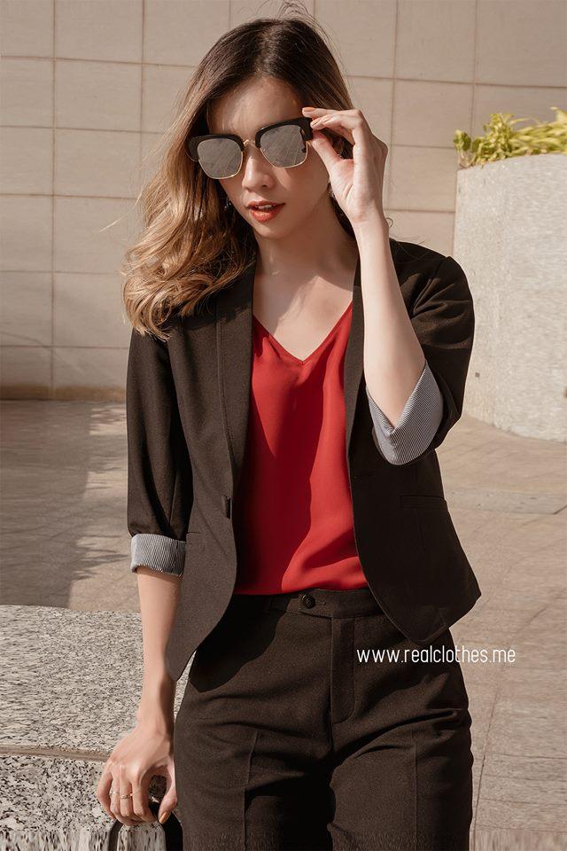 Blazer ngắn đen
