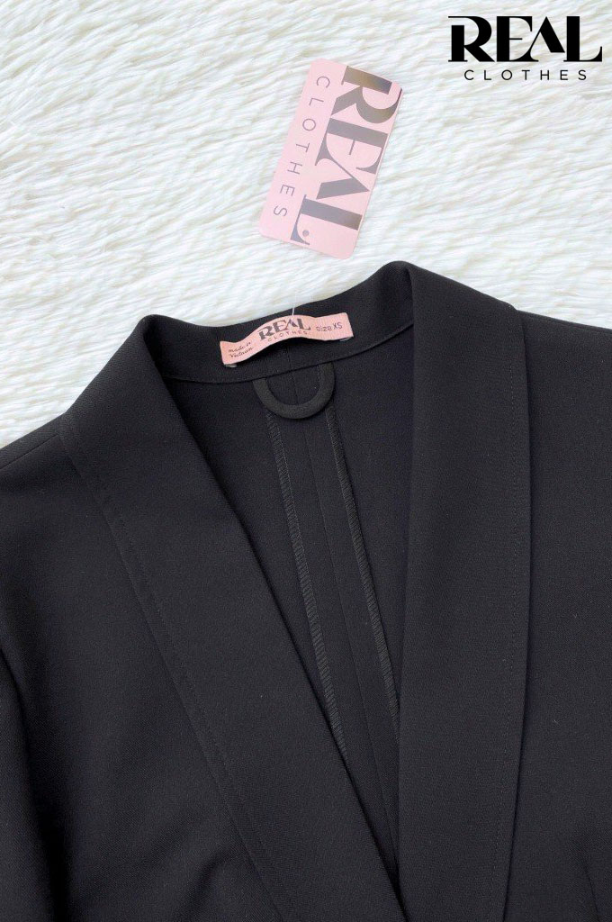 Blazer dài tay dài đen
