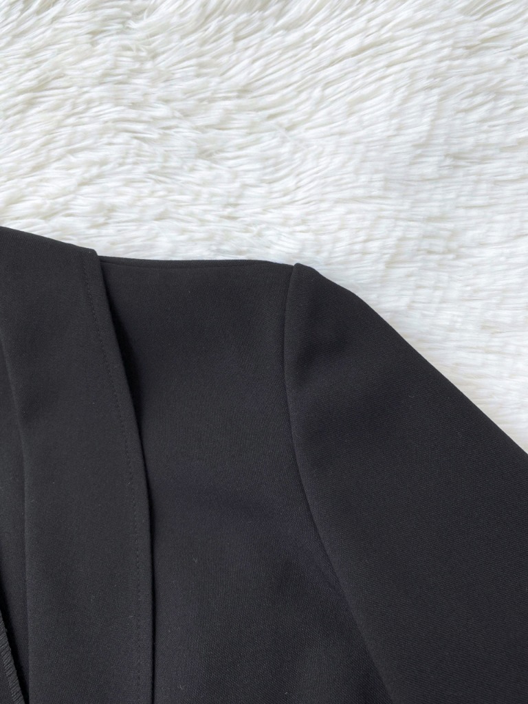 Blazer dài tay dài đen