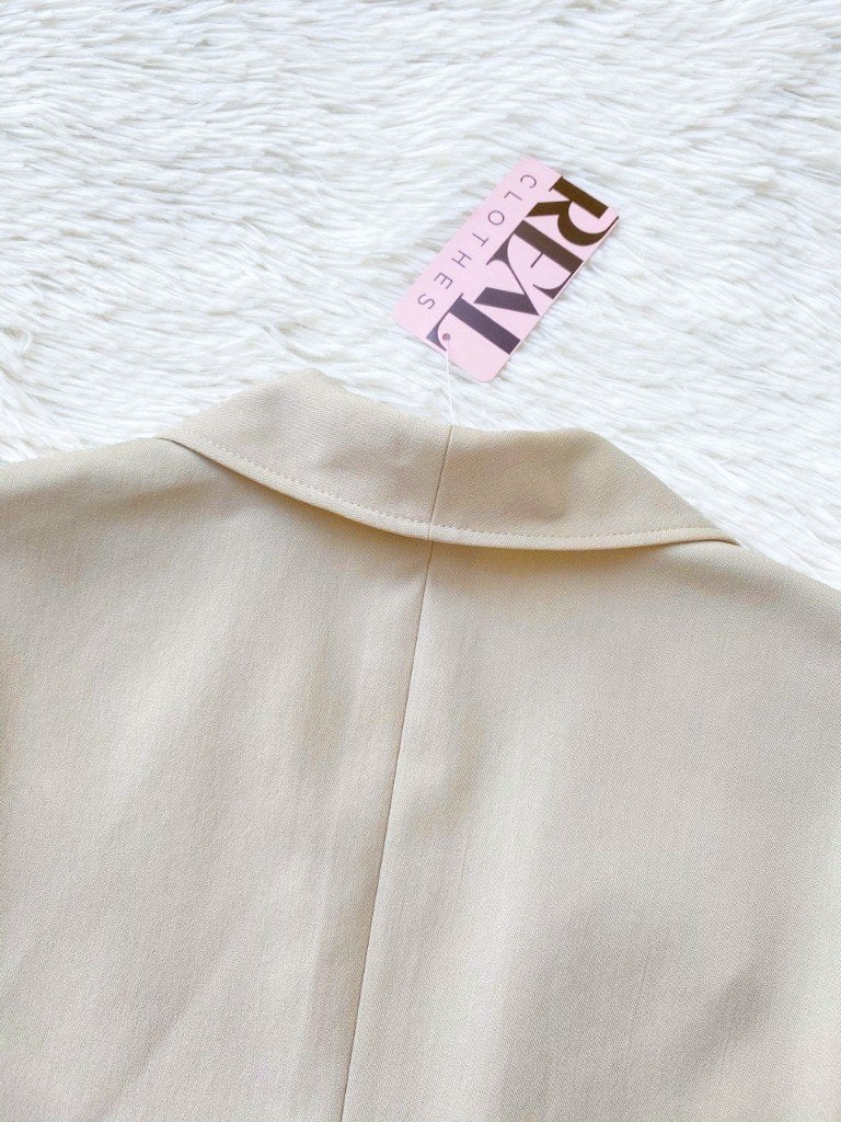 Blazer ngắn kem