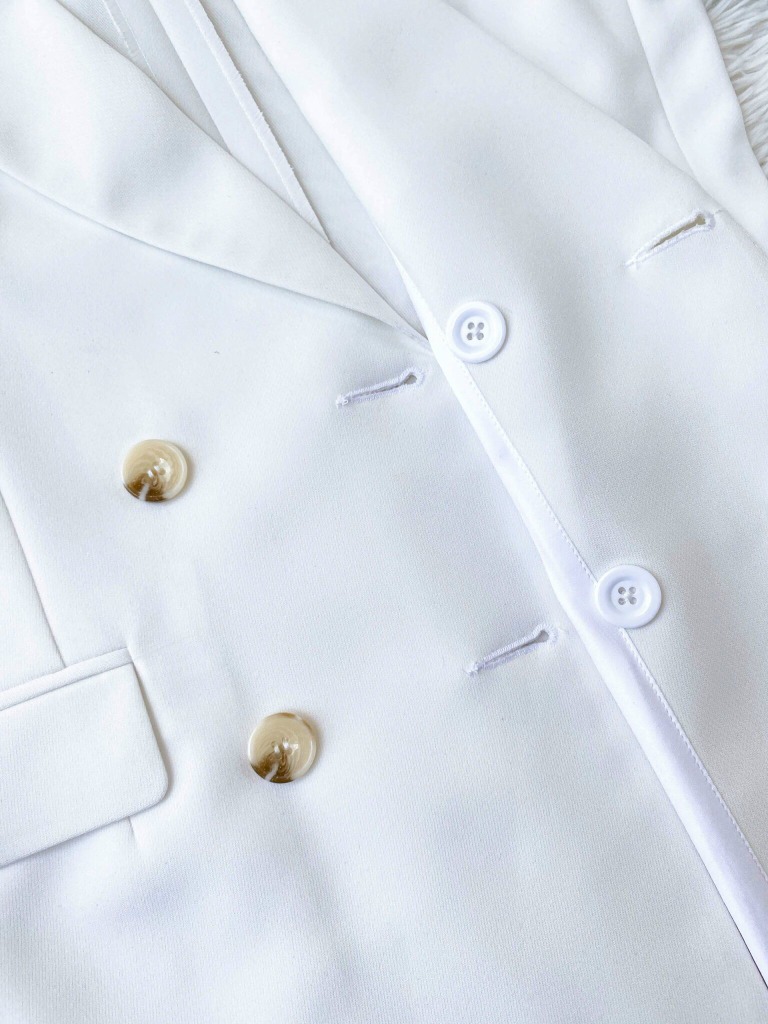 Blazer Paris trắng SALE