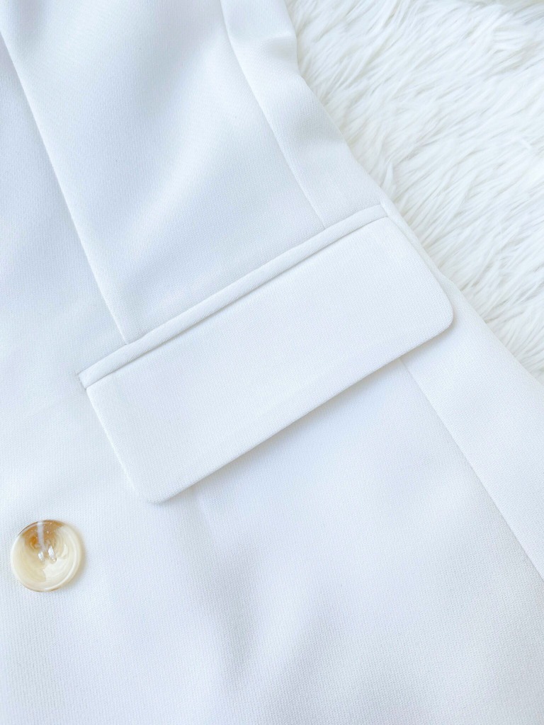 Blazer Paris trắng SALE