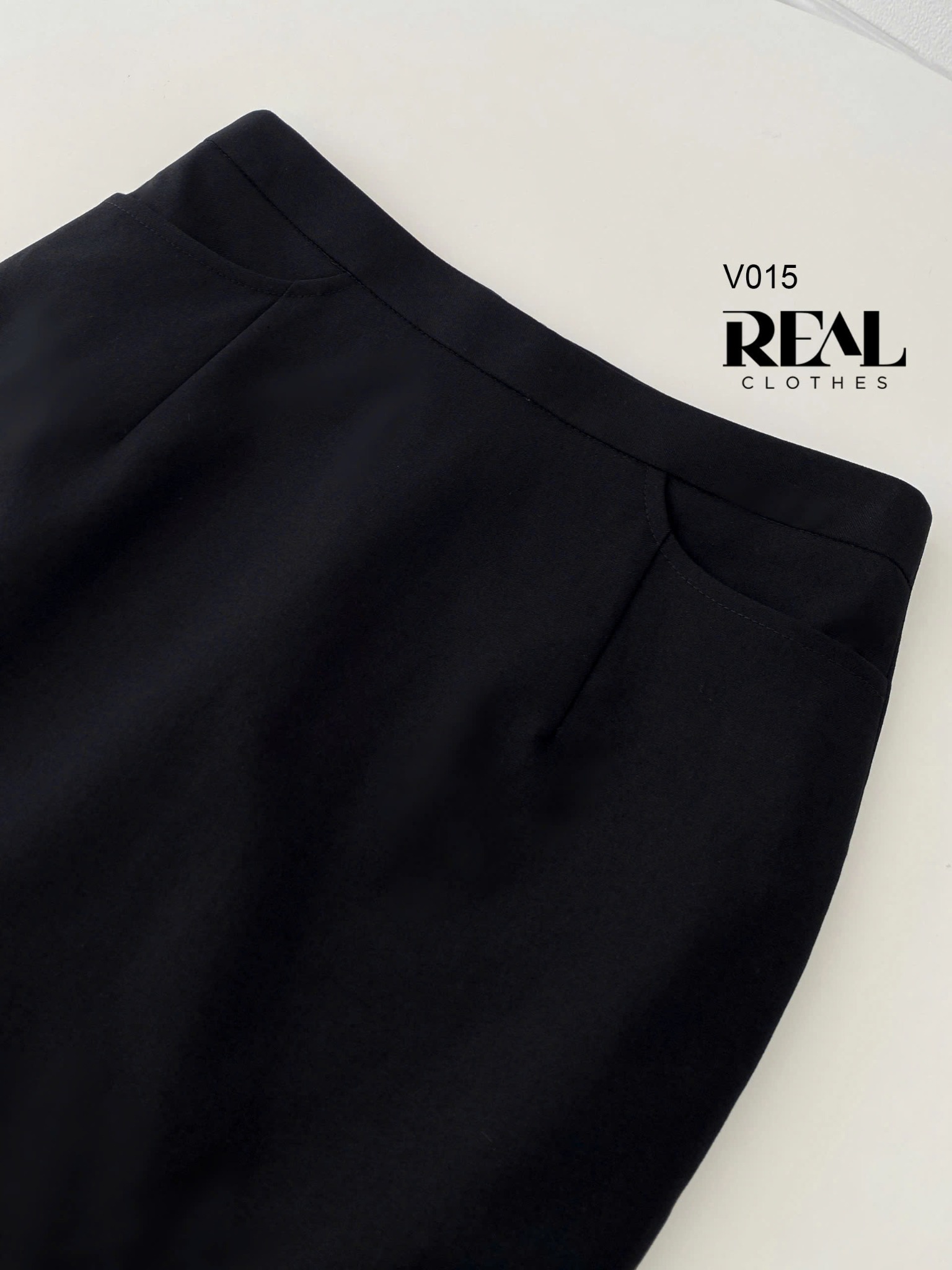 Bút chì túi xẻ hở đen SALE